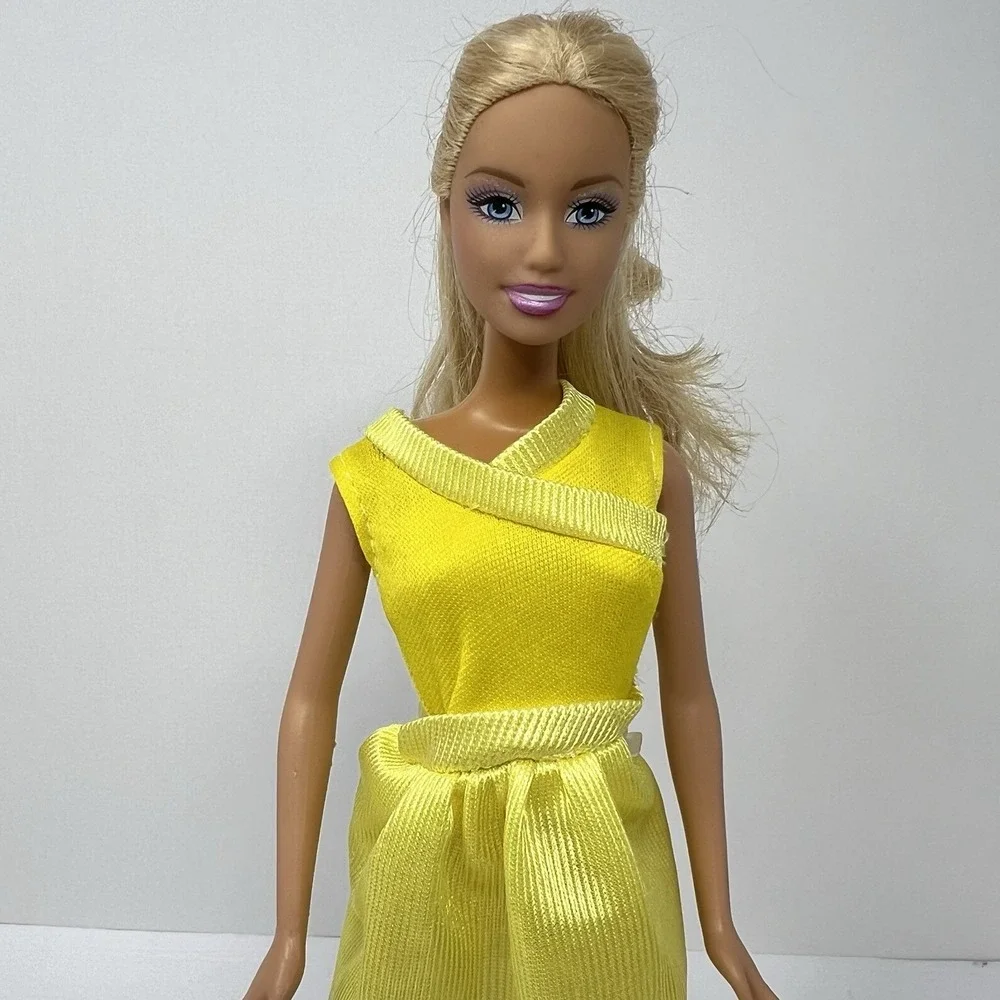 Barbie Fashionistas‎ Doll Ooak 1999-2005 blonde hair in Yellow Dress
